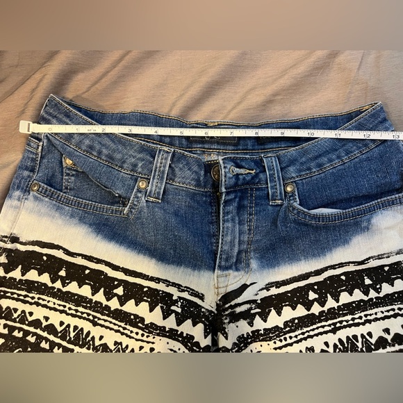 Jessica Simpson Forever Low Rise Jean Shorts Size 28 - Picture 3 of 7